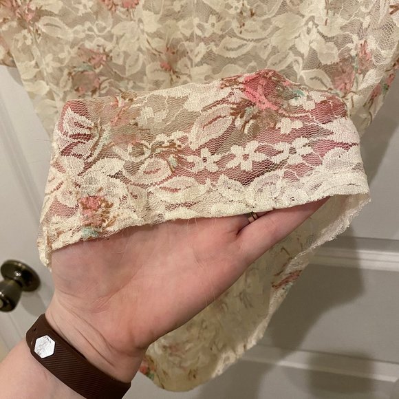 Maurice’s Ivory & Pink Floral Sheer Lace Top - Picture 4 of 6